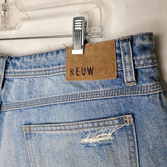 Neuw Blue Jean Shorts Distressed Raw Hem Size 14 - Picture 5 of 8